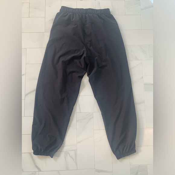 Lululemon black parachute pants size small perfect condition - Picture 2 of 3